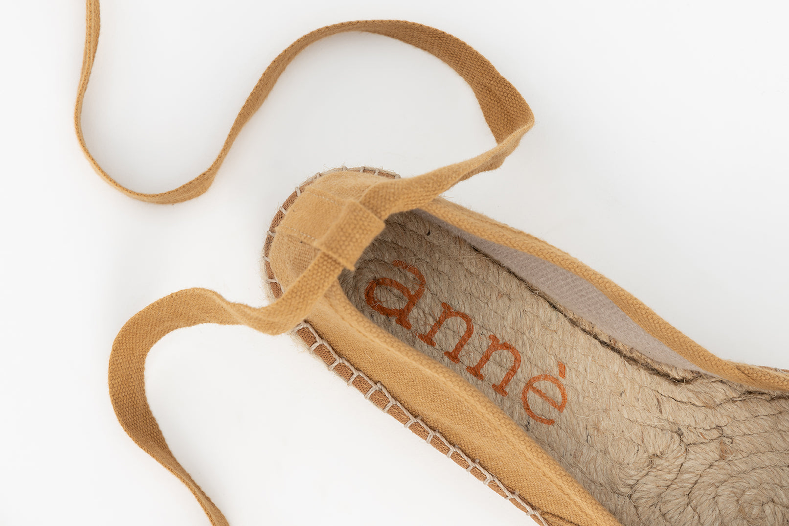 Amelie Camel